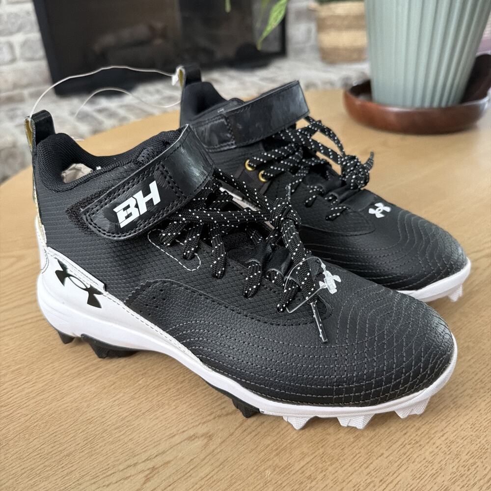 Under Armour Harper 7 Mid Boys 4.5Y Black Baseball Cleat 3025598-001 NWT